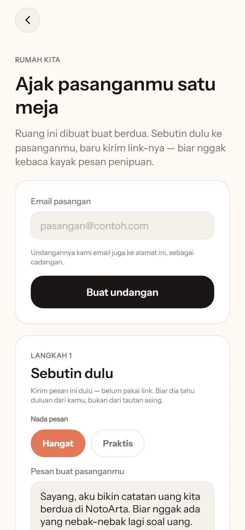 Layar Ajak pasanganmu satu meja: Langkah 1 Sebutin dulu, nada pesan Hangat terpilih, pesan siap kirim: Sayang, aku bikin catatan uang kita berdua di NotoArta