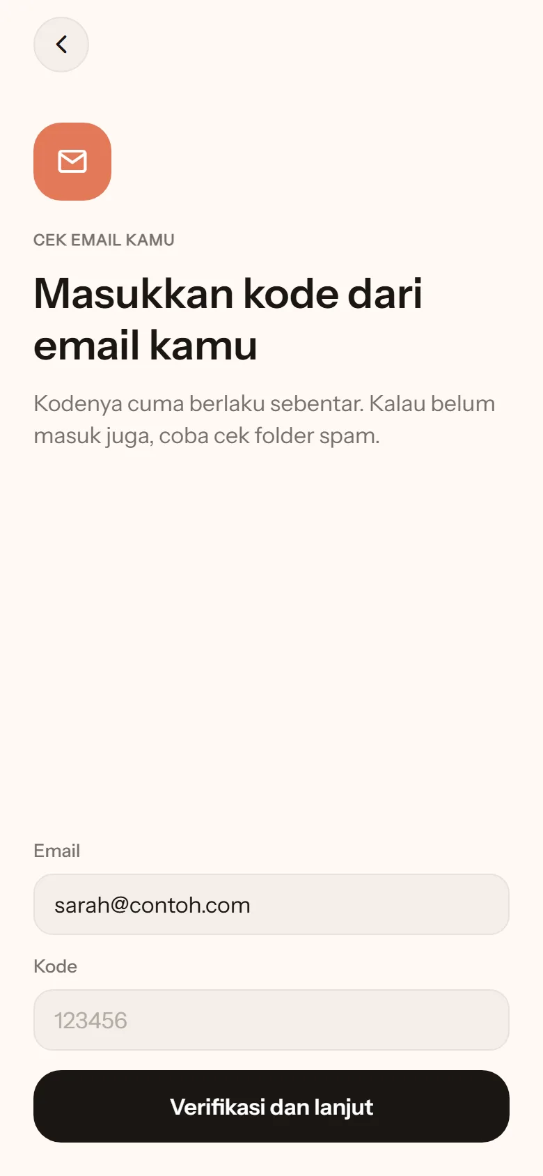 Layar kode: email sudah terisi, kolom Kode masih kosong, tombol Verifikasi dan lanjut